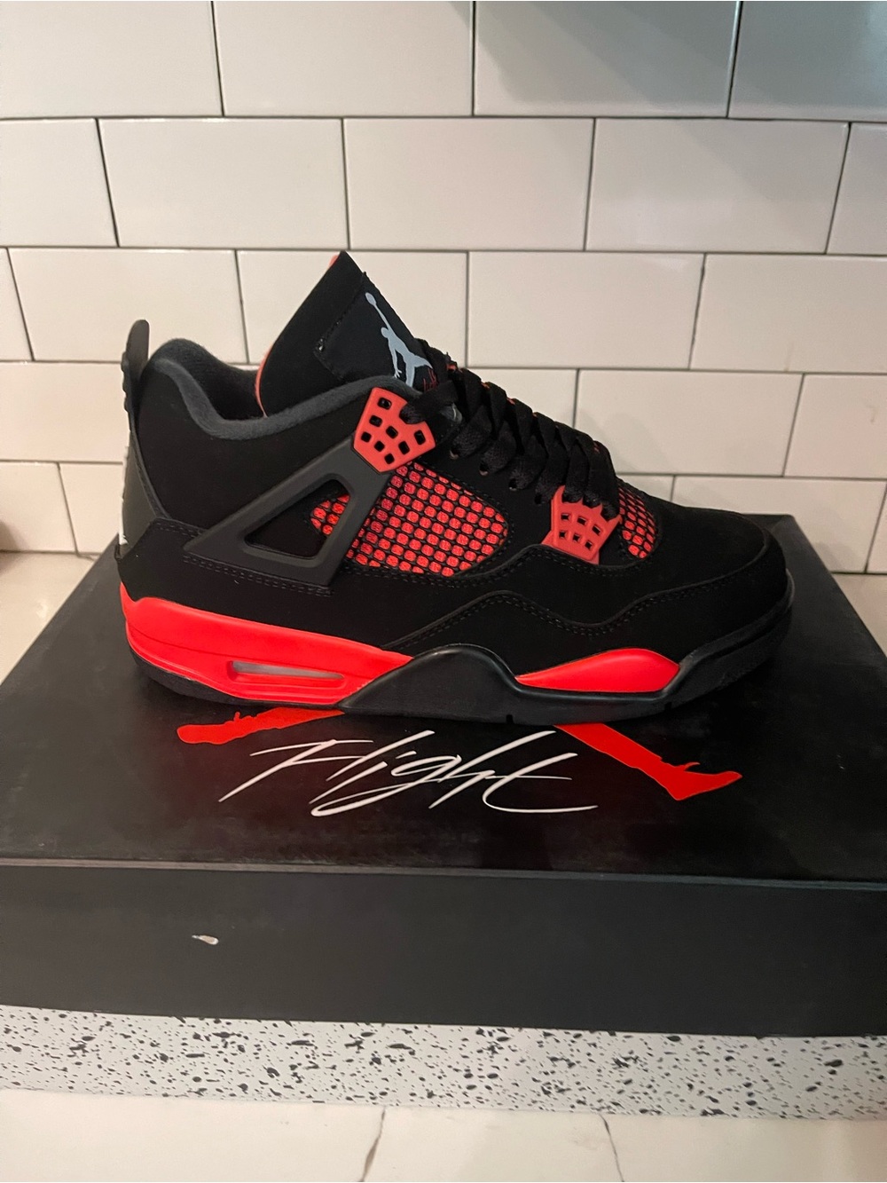 Mens Retro 4 Red Thunder Size 7.